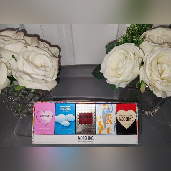 Vintage Feb 2016 Moschino 5pc Miniature Collection Coffret Set - Picture 16 of 16